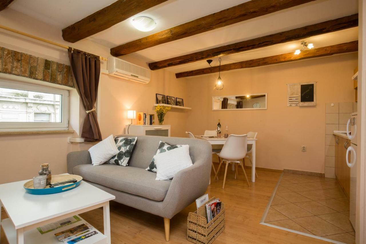 Studio Apartments Malu Pula Extérieur photo