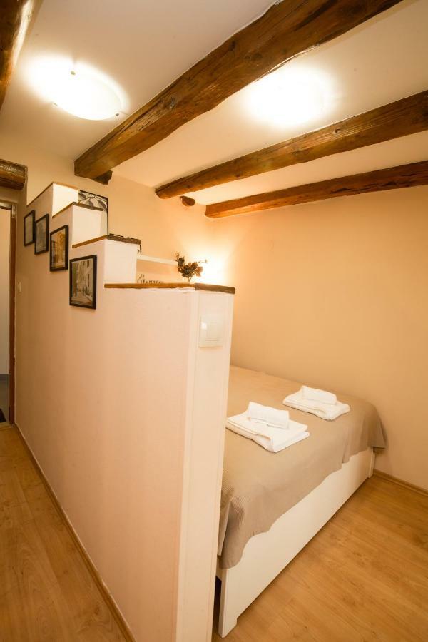 Studio Apartments Malu Pula Extérieur photo